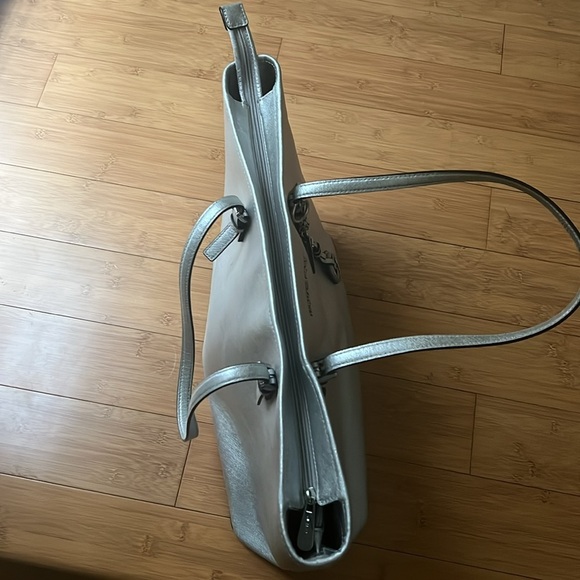 EUC authentic Michael Kors Metallic silver shoulder bag tote travel texture rare - Picture 13 of 13